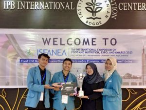 Juara 2 Lomba Debate on Food and Nutrition